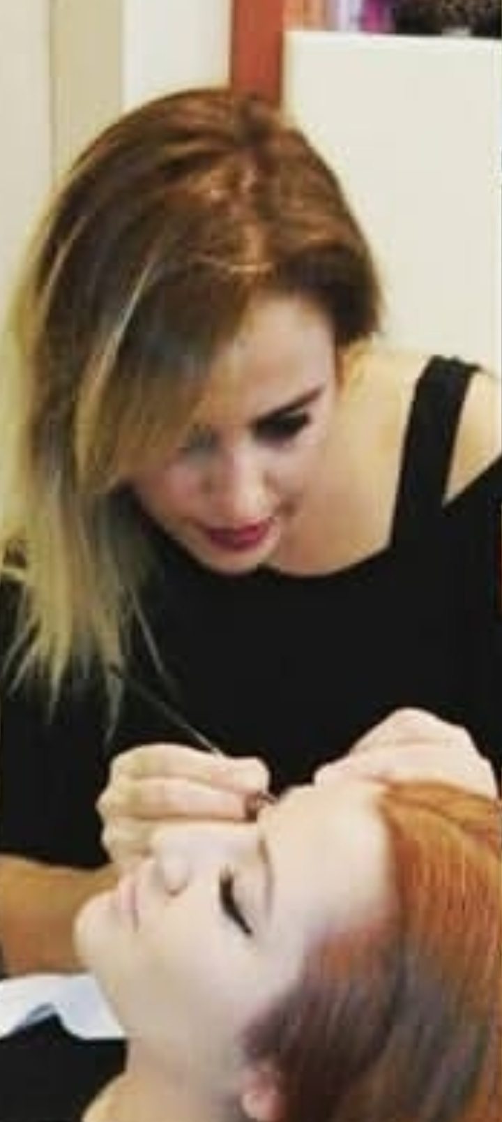 Filiz Bayan Kuaförü kaş bakımı uygulaması